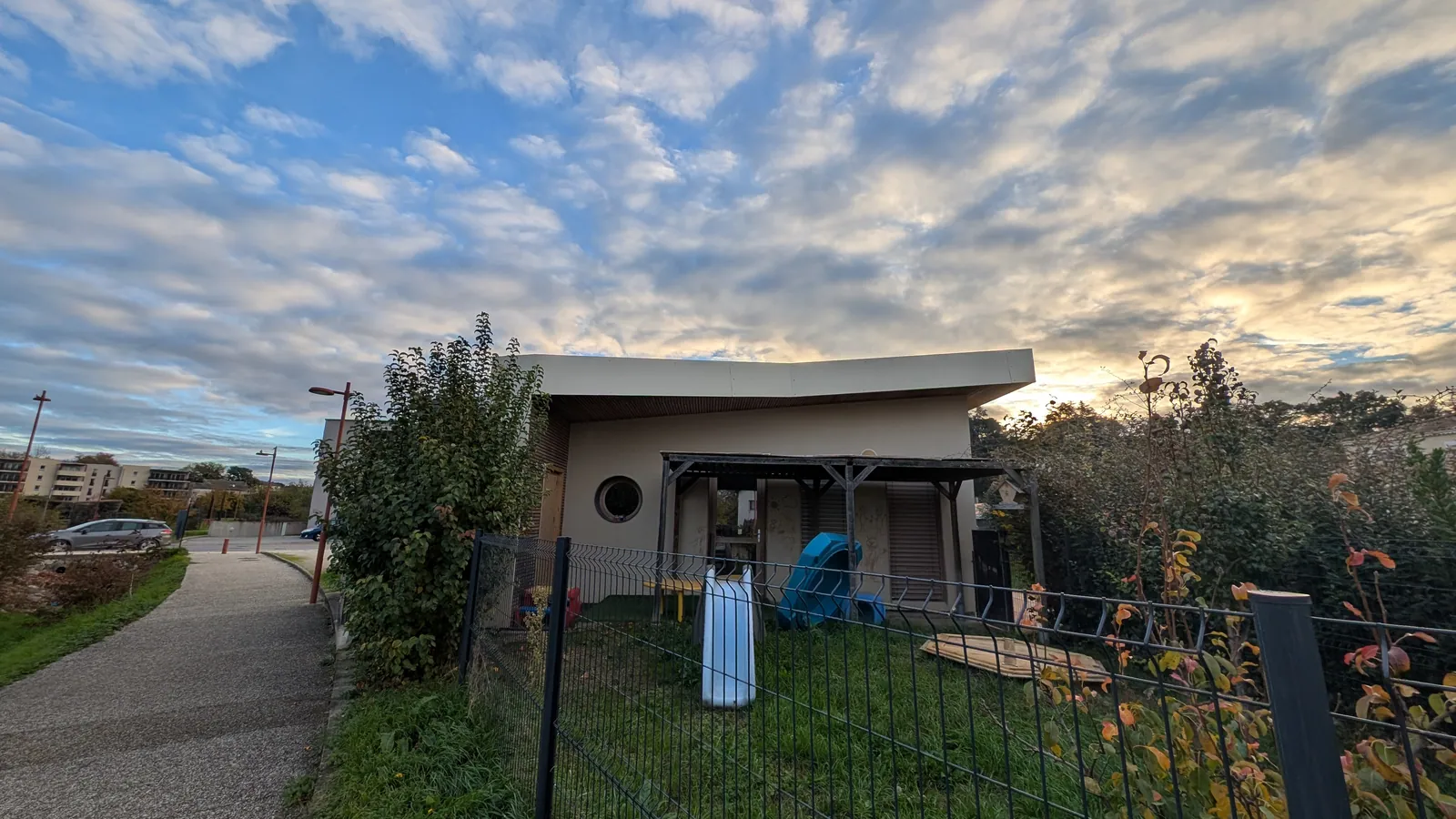 Micro-crèche de Loriol-sur-Drôme vue depuis le jardin