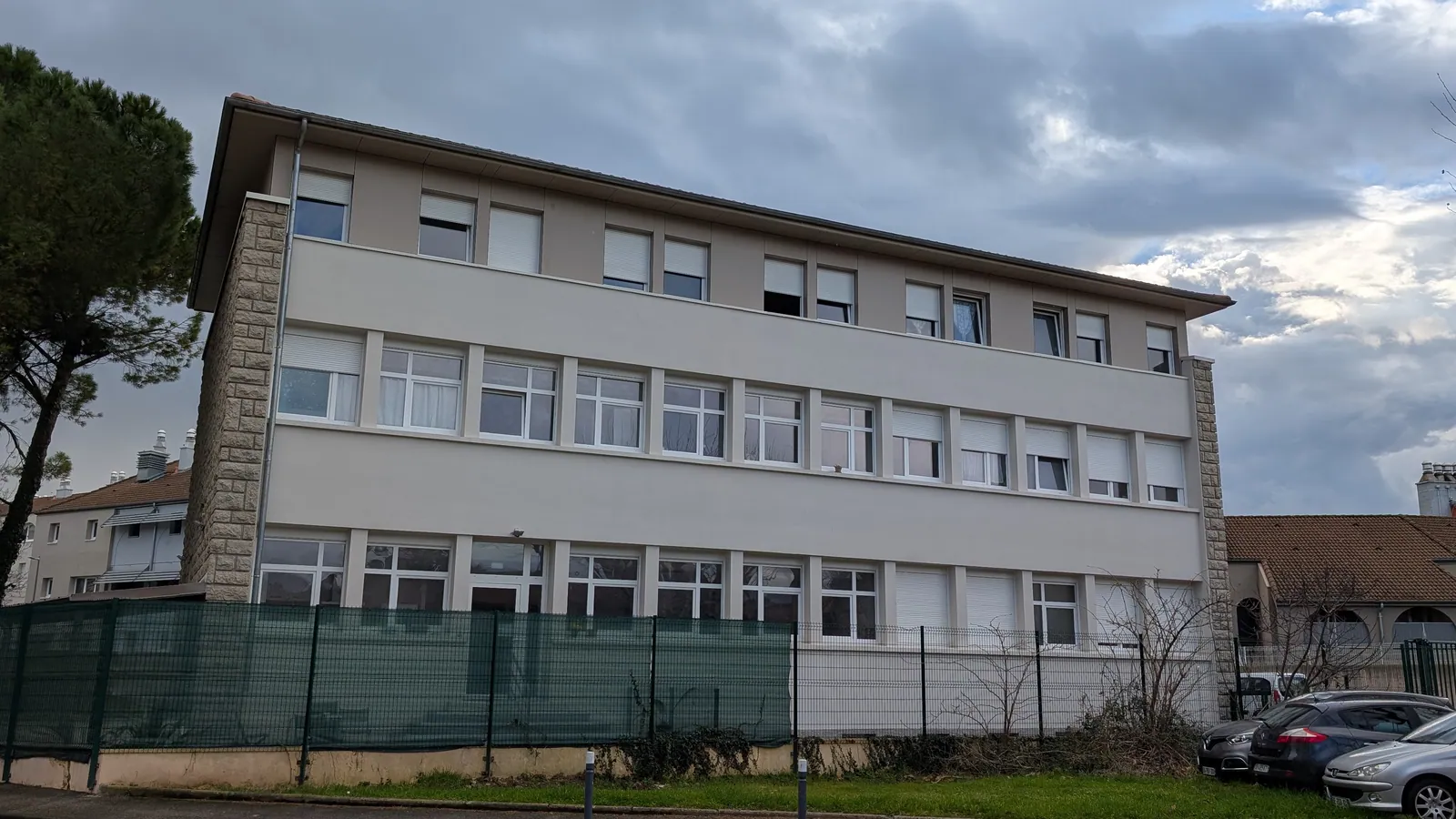 Surélévation en ossature bois de la pension de famille Léon Blum à Valence