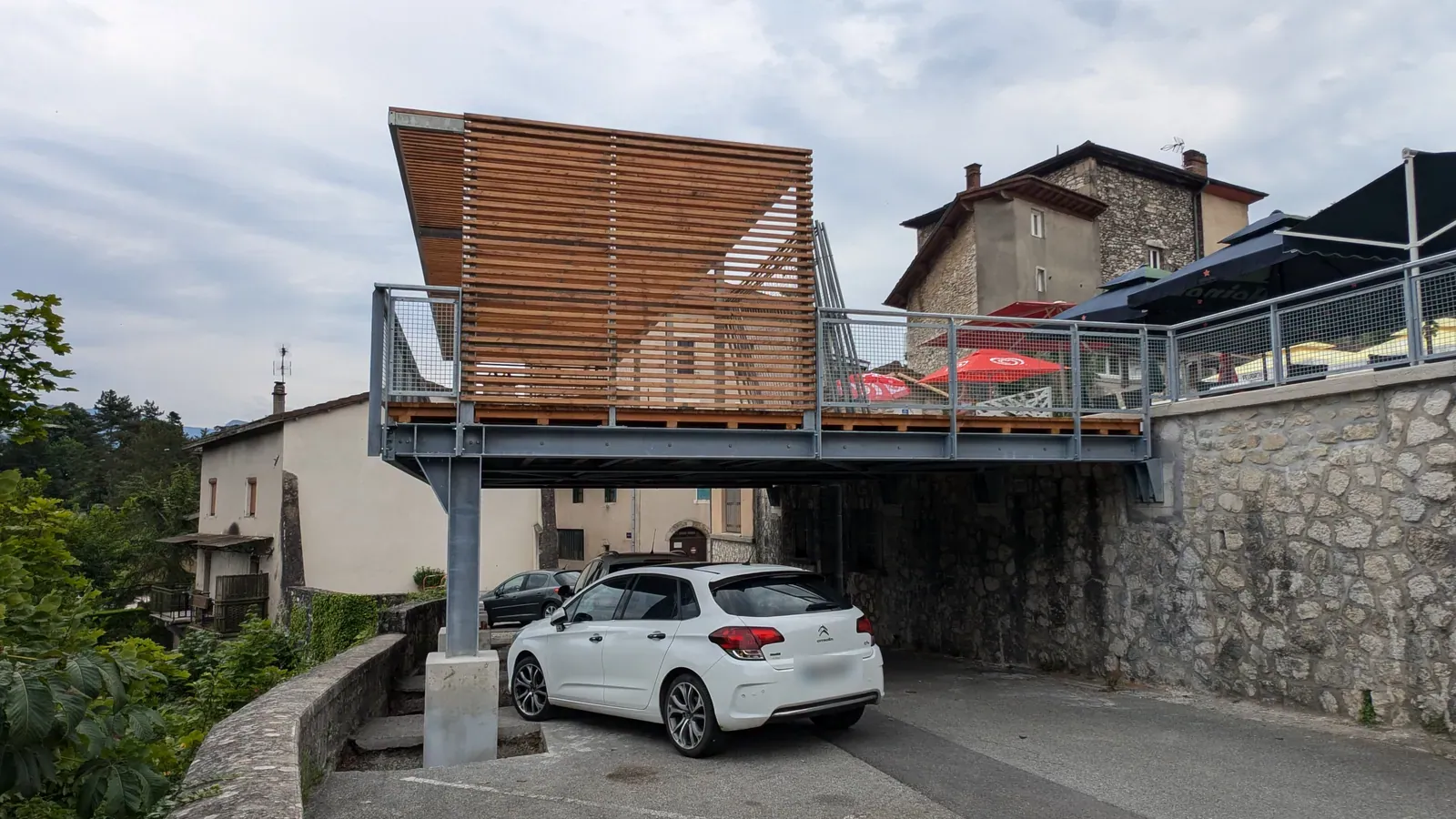 Terrasse en structure acier et bois à Saint-Nazaire-en-Royans