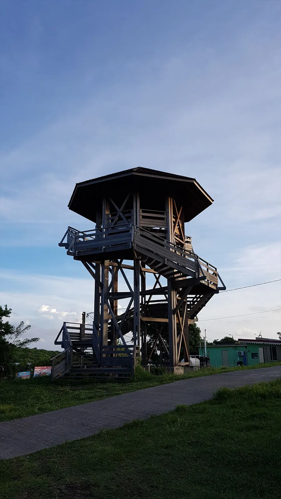 Tour d'observation en bois du cap Chevalier à Sainte-Anne